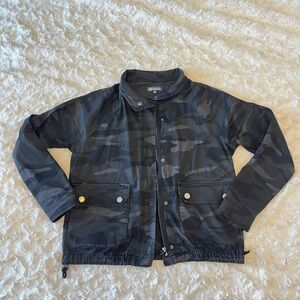 Democracy women’s utility black camo jacket zipper and full snap with pockets S